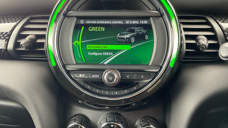 MINI Hatchback 2.0 Cooper S Sport II 5dr Auto [Comfort/Nav Pack] Petrol Hatchback